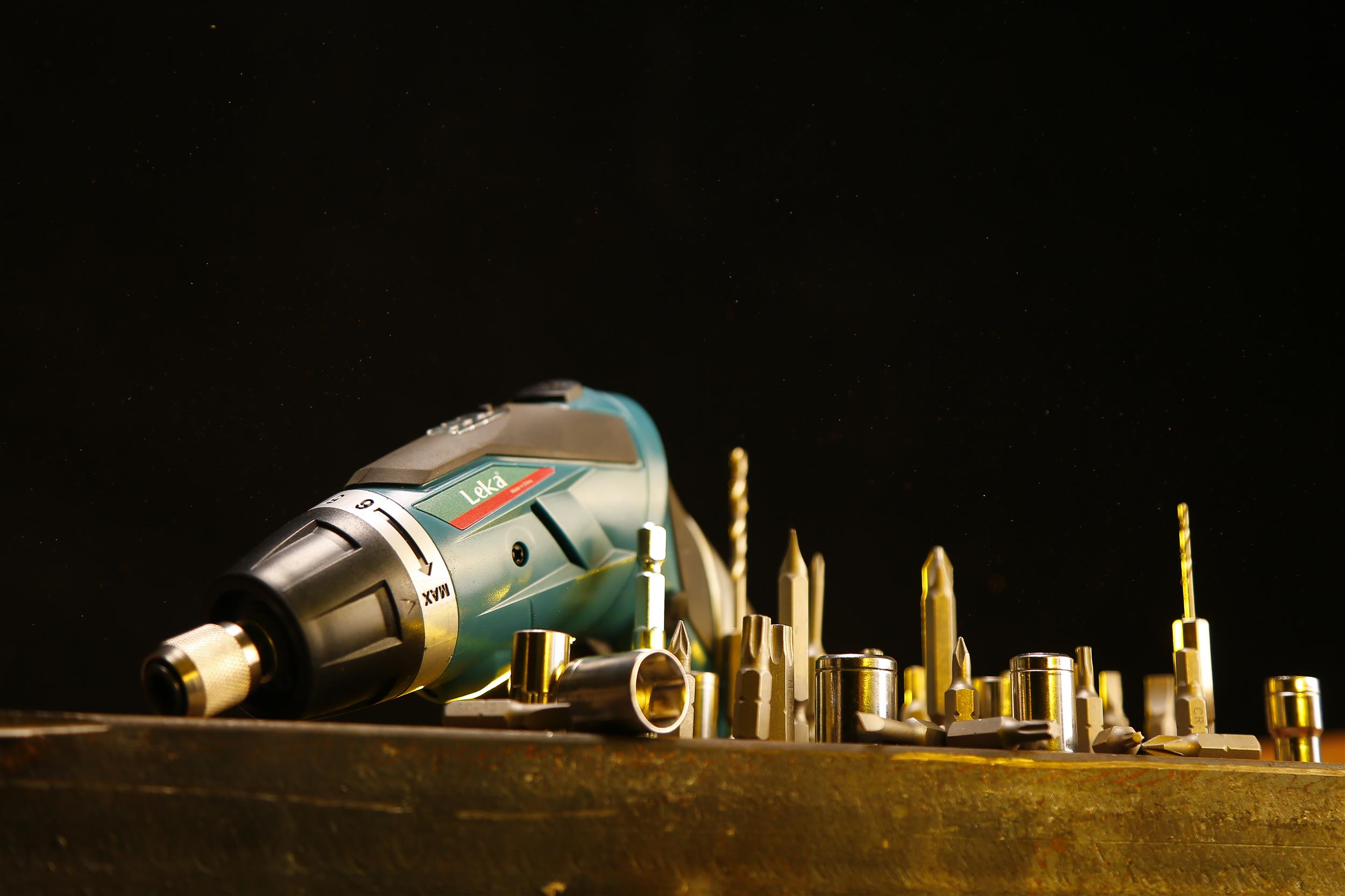 ابزارهای برقی سیمی و بی‌سیم: کدام بهتر است؟